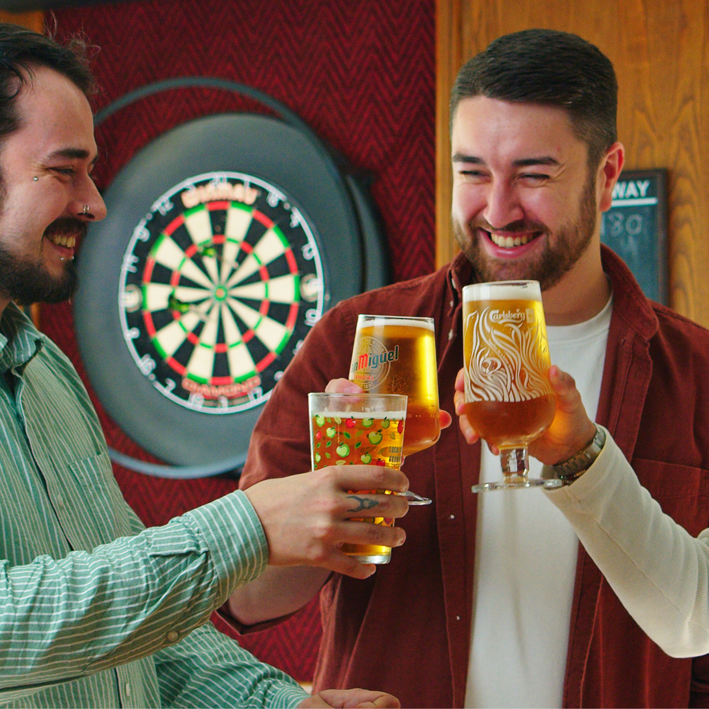 Raise a glass This Father's Day at The Twthill Vaults in Caernarfon!